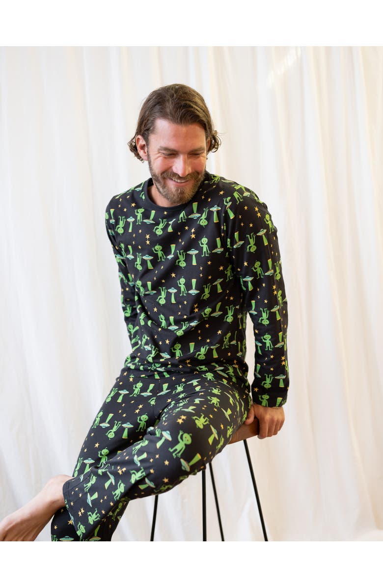 Leveret Men's Loose Fit Cotton Matching Family Pajamas, Fun & Character Themes, Alternate, color, Alien
