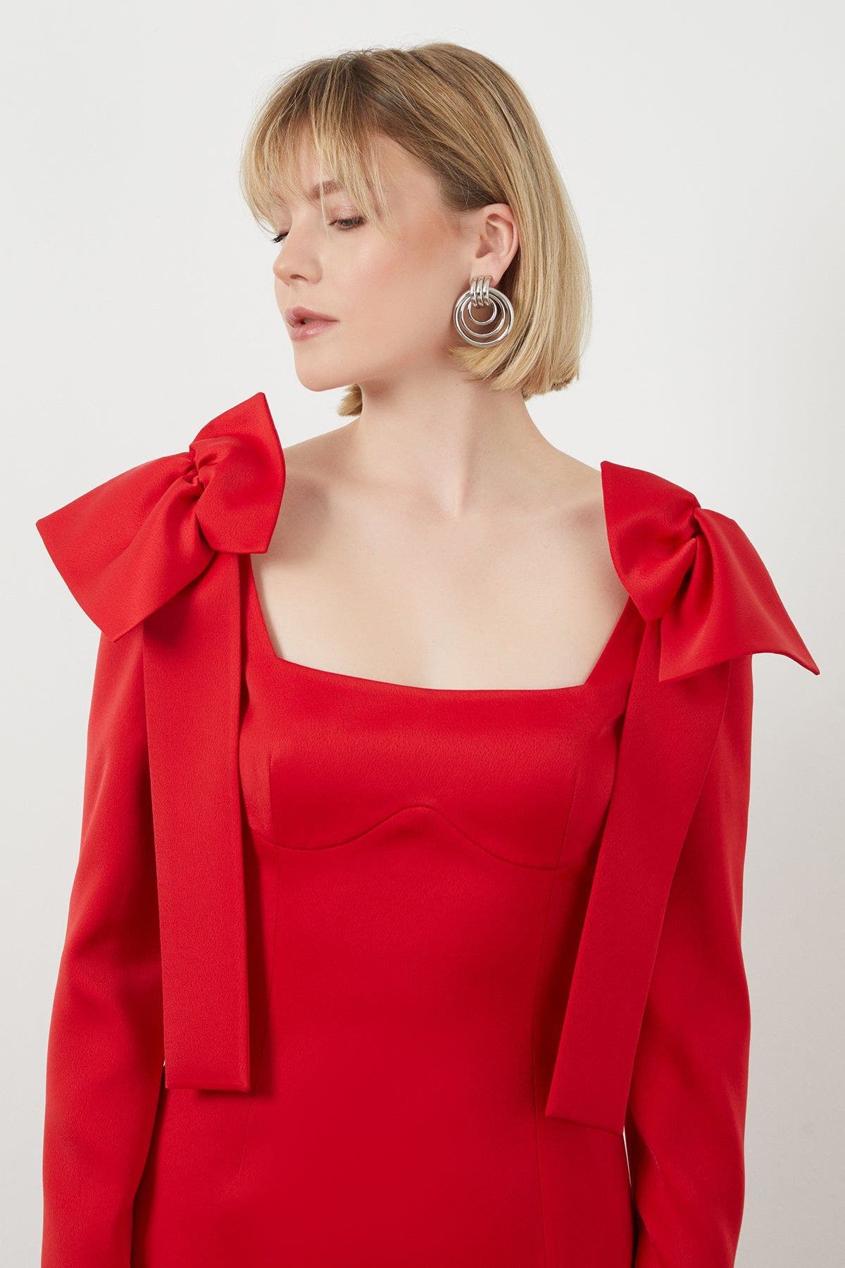Gizia Shoulder Bow Detail Lined Long Red Dress