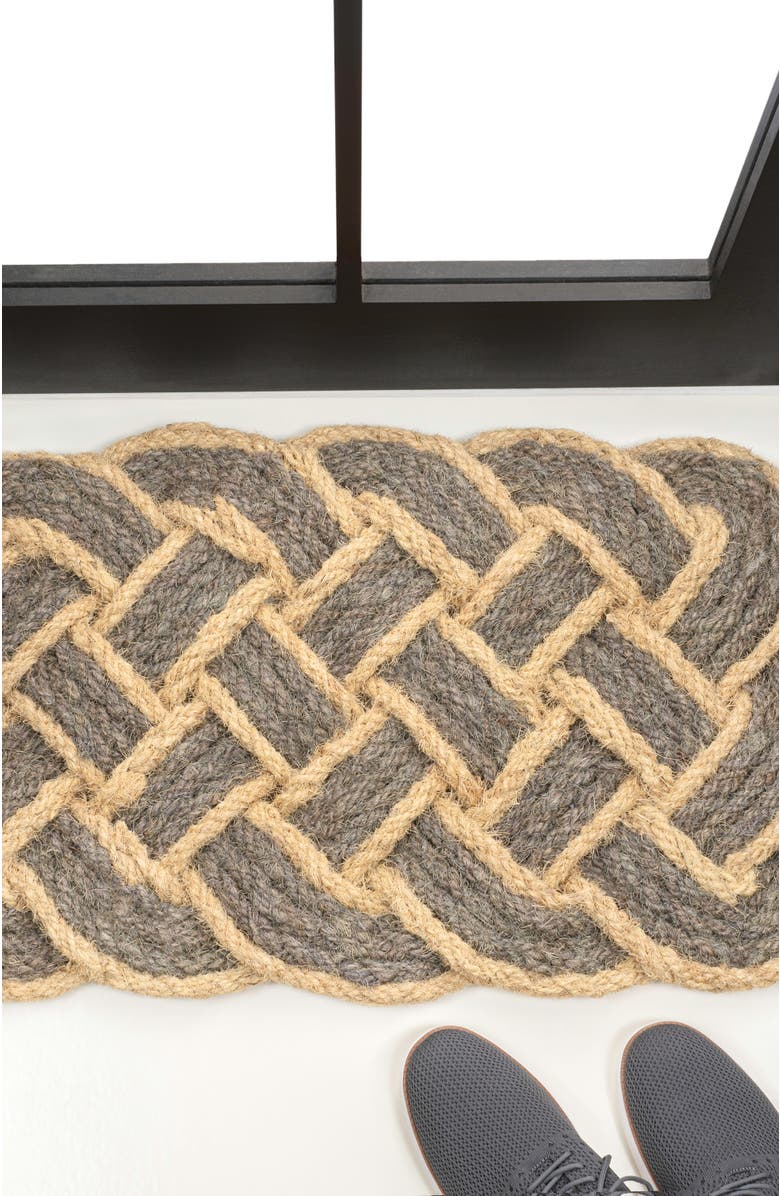 JONATHAN Y Maeve Classic Coastal Scalloped Basketweave Coir Indoor/Outdoor DoorMat, Alternate, color, Gray/Bleach