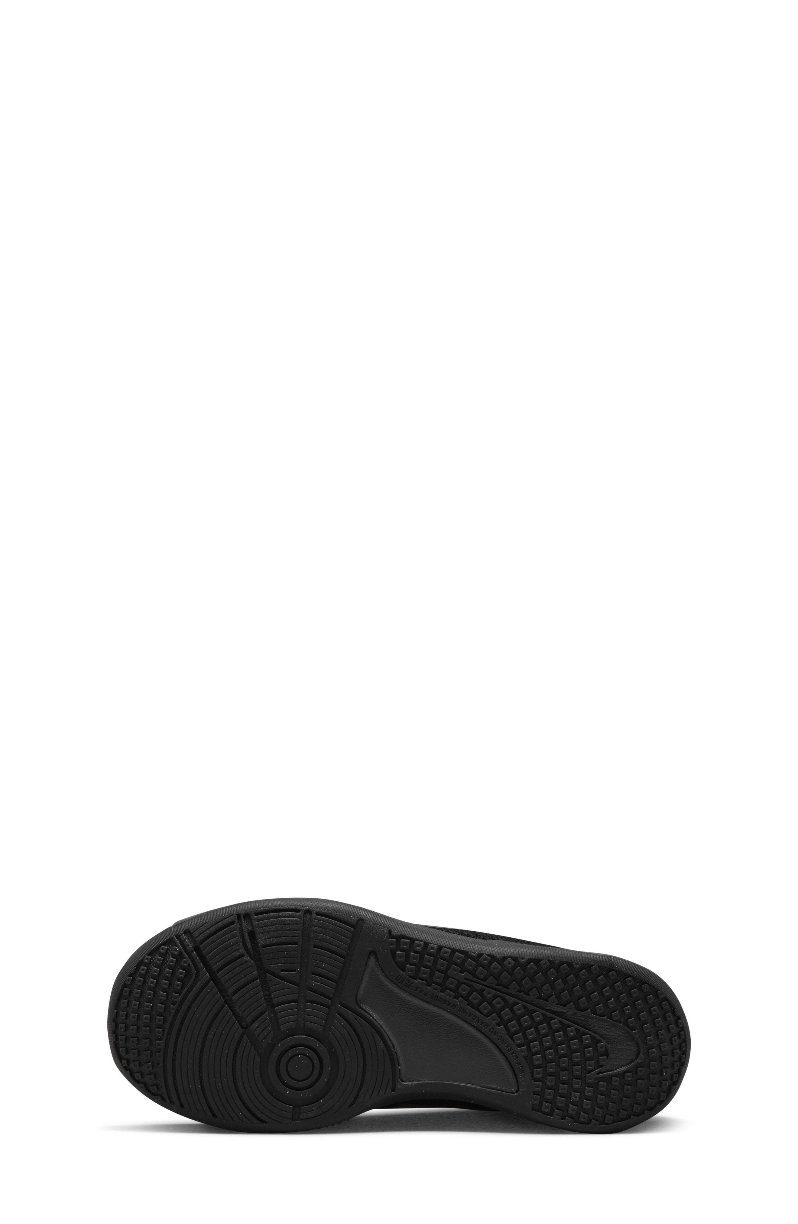 Nike Kids' Omni Multi-Court Sneaker, Alternate, color, 