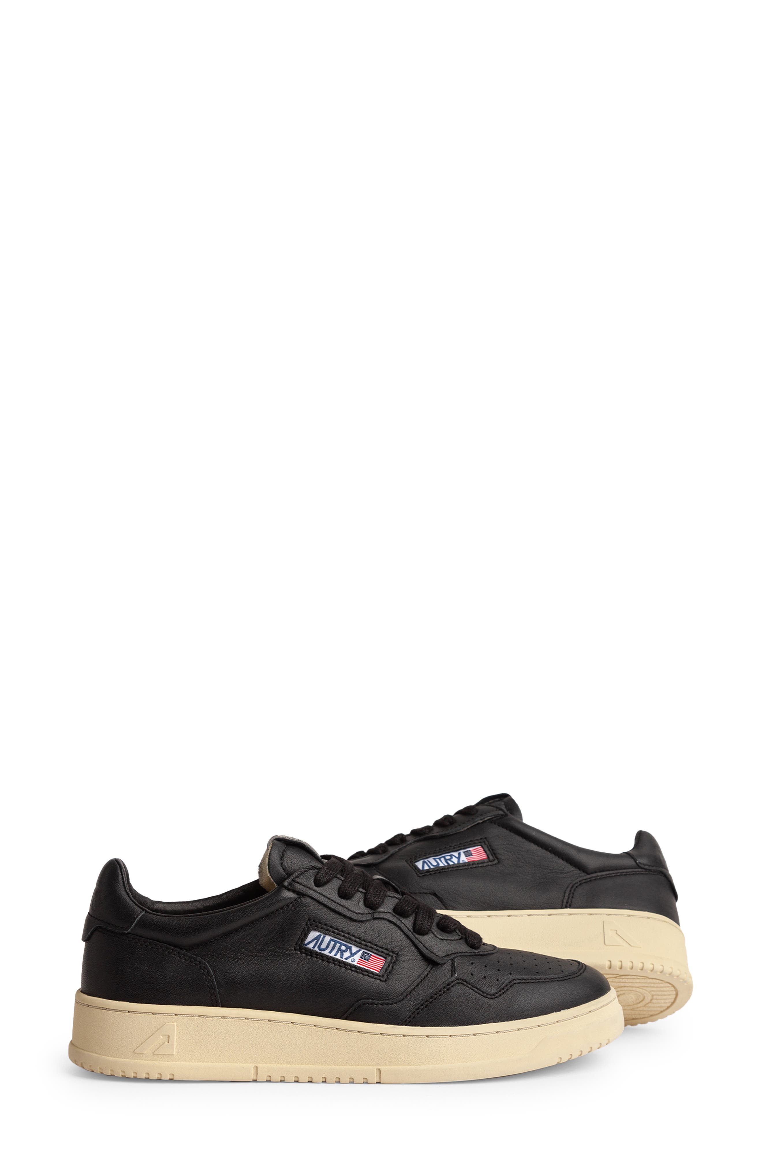 AUTRY Medalist Low Sneaker, Alternate, color, Black