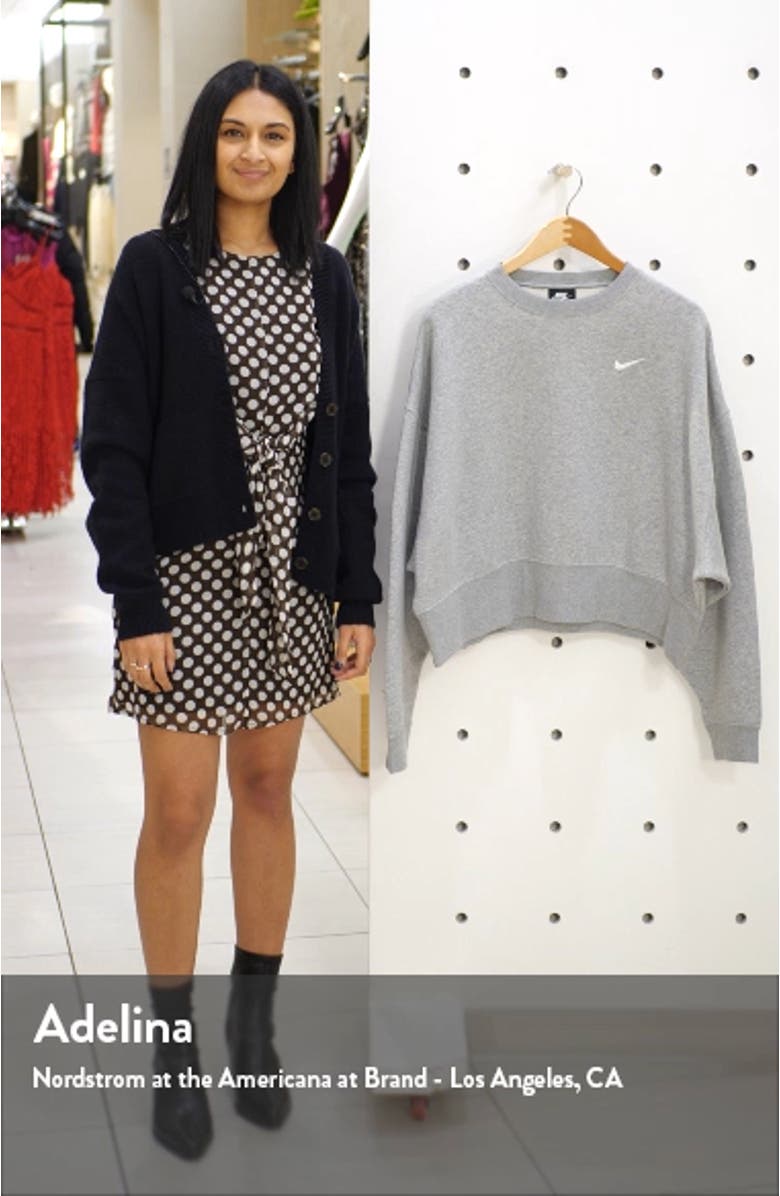 Sportswear Crewneck Sweatshirt, sales video thumbnail