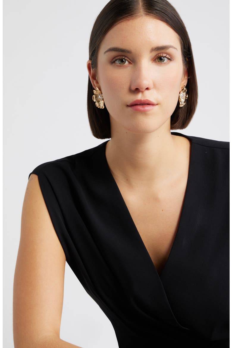 Faux Pearl Flower Stud Earrings, Alternate, color, CLEAR- WHITE- GOLD