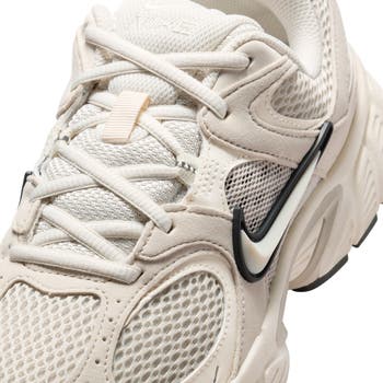 V5 RNR Sneaker