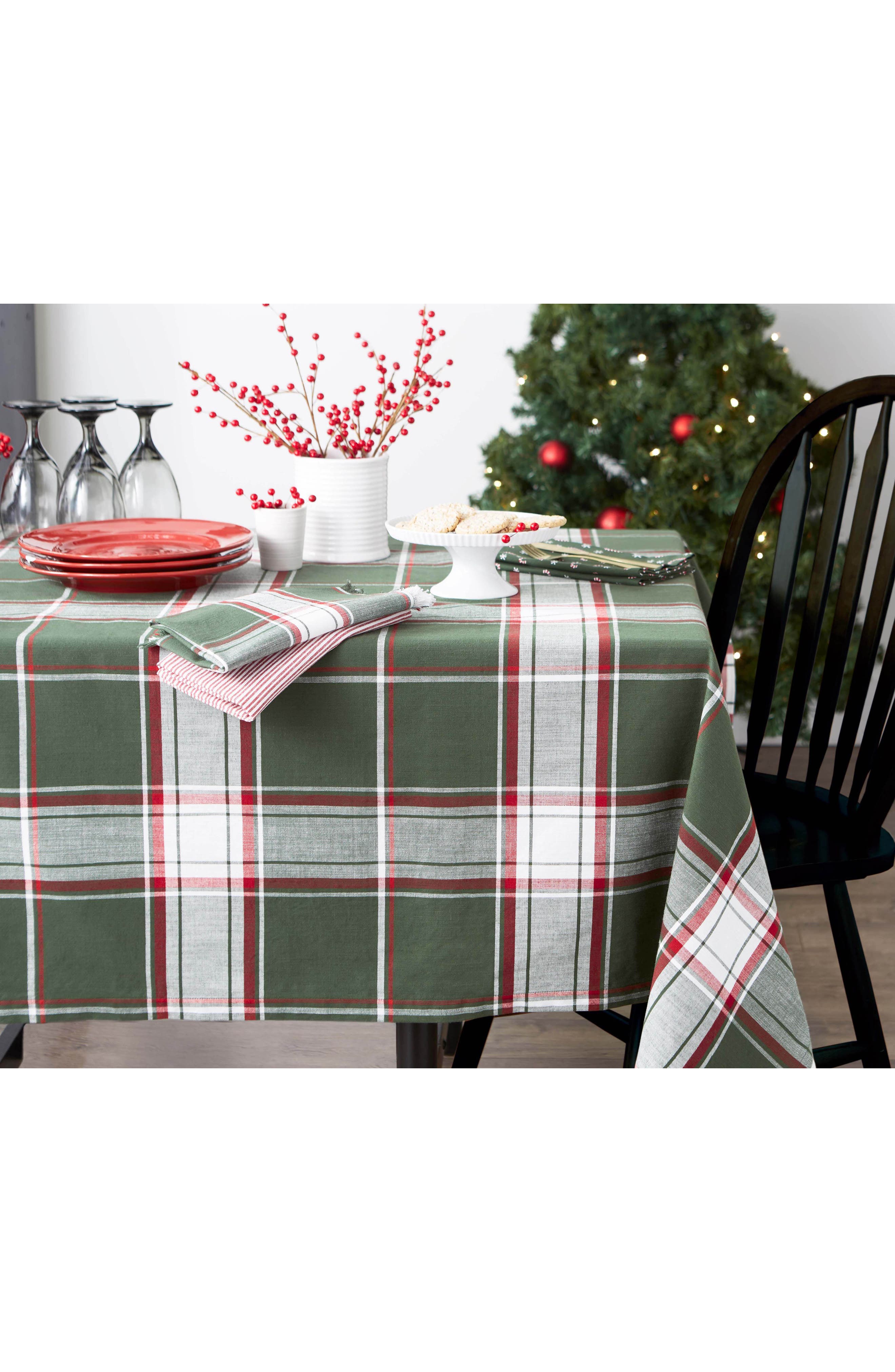 Design Imports Candy Cane Stripe 4-Piece Napkin Set | Nordstromrack