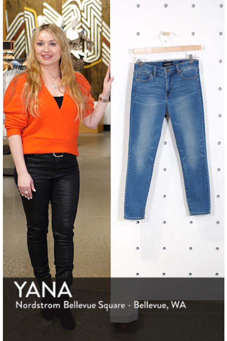 Ava Crop Jeans video