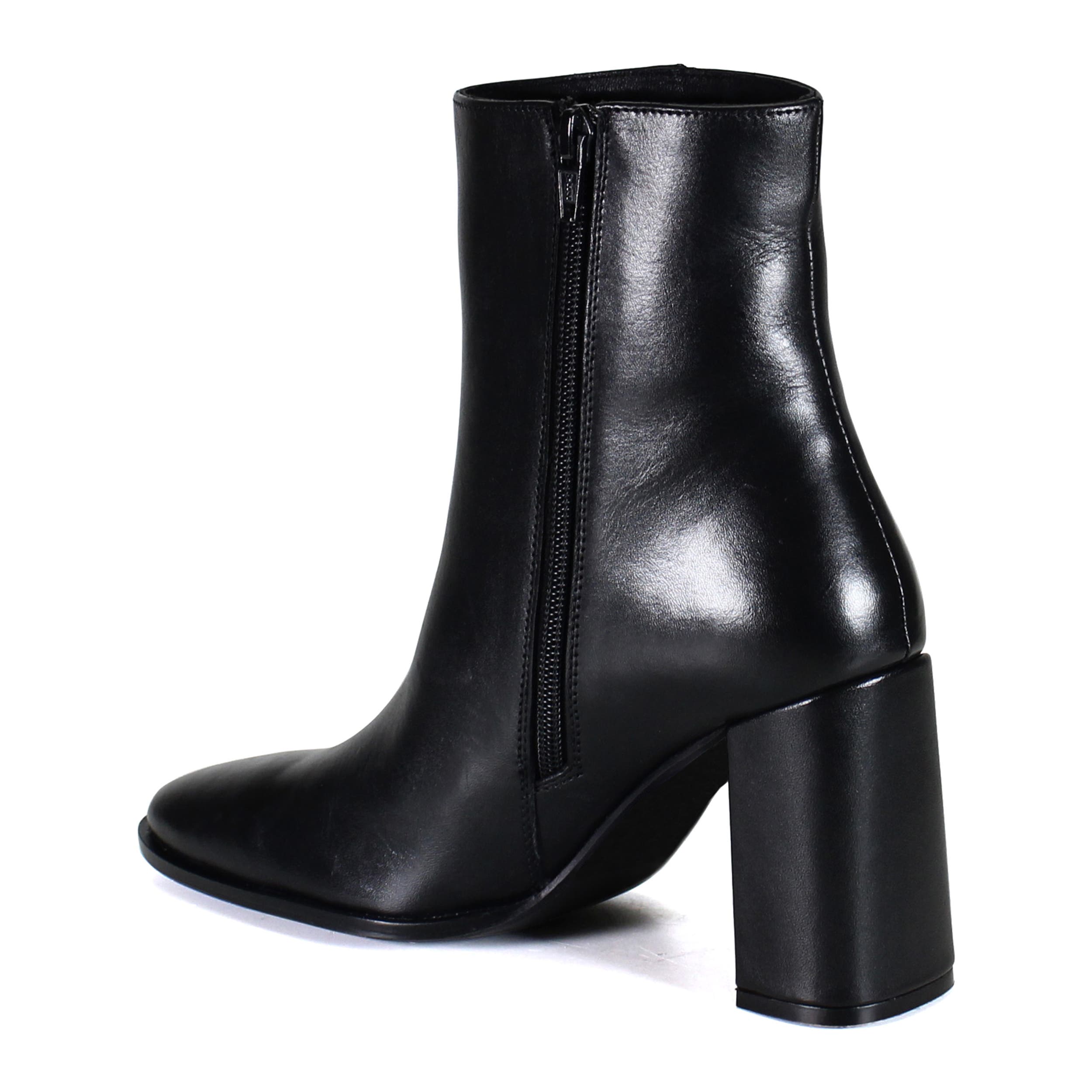Diba True TRAV LER Sleek Leather Ankle Bootie, Alternate, color, Black