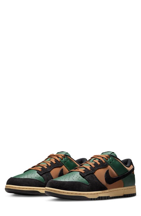 Dunk Low Basketball Sneaker