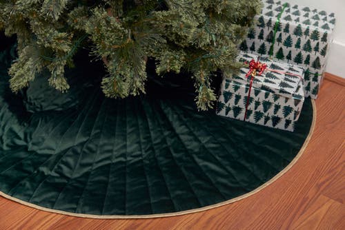 C & F Home C&f Home Velvet Splendor Tree Skirt In Green