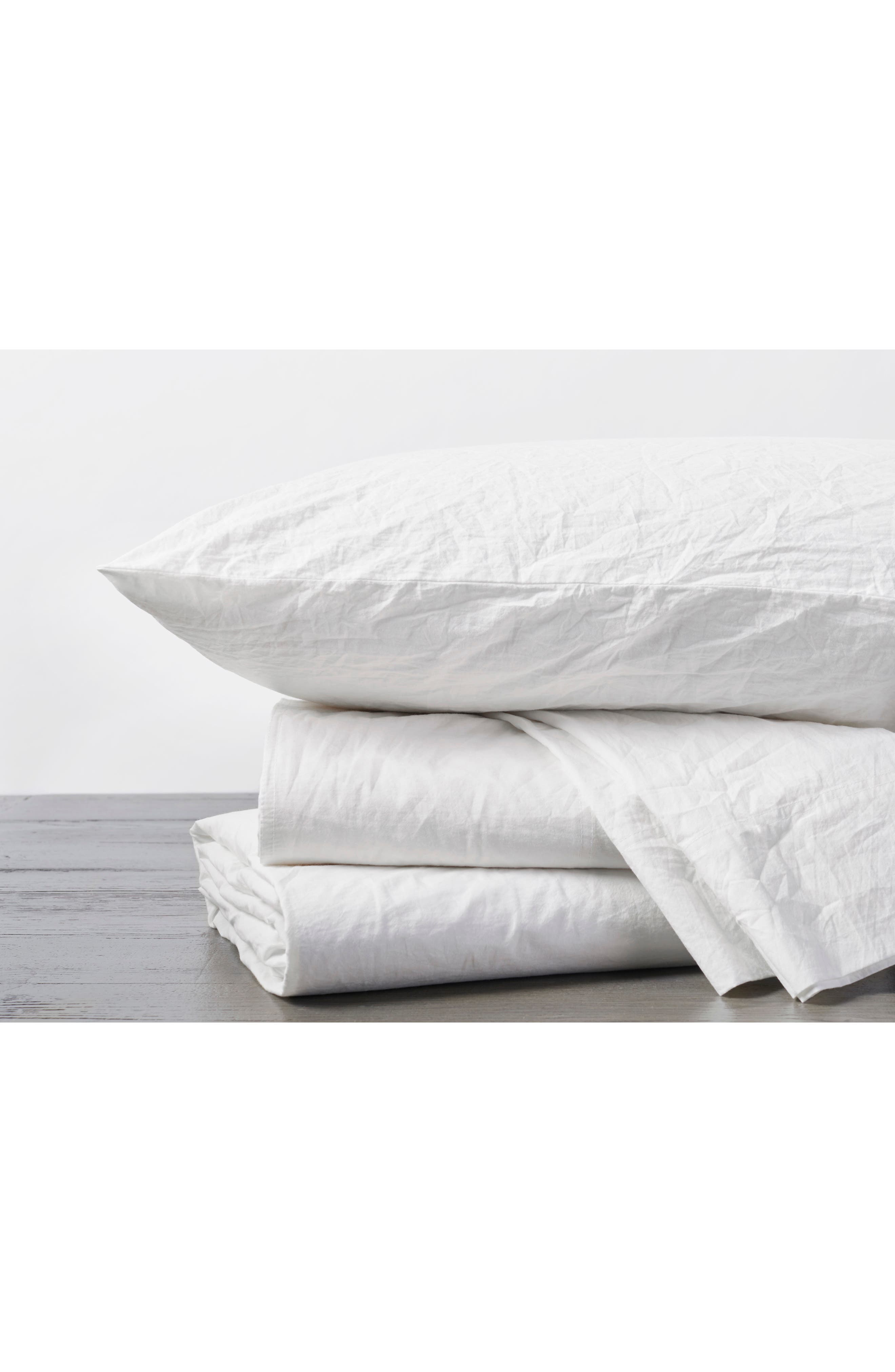 Coyuchi Set of 2 Organic Crinkled Percale Pillowcases in Alpine White 