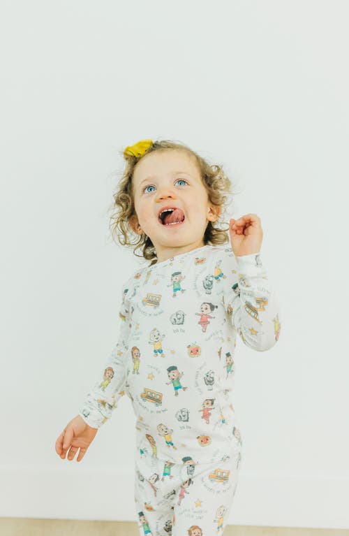 COPPER PEARL COPPER PEARL COCOMELON FITTED TWO-PIECE PAJAMAS