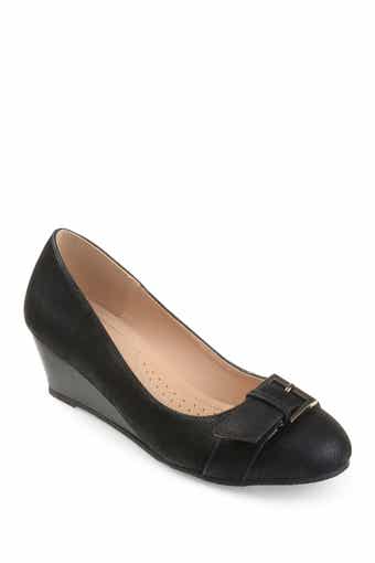 Journee Collection Graysn Wedge Pump