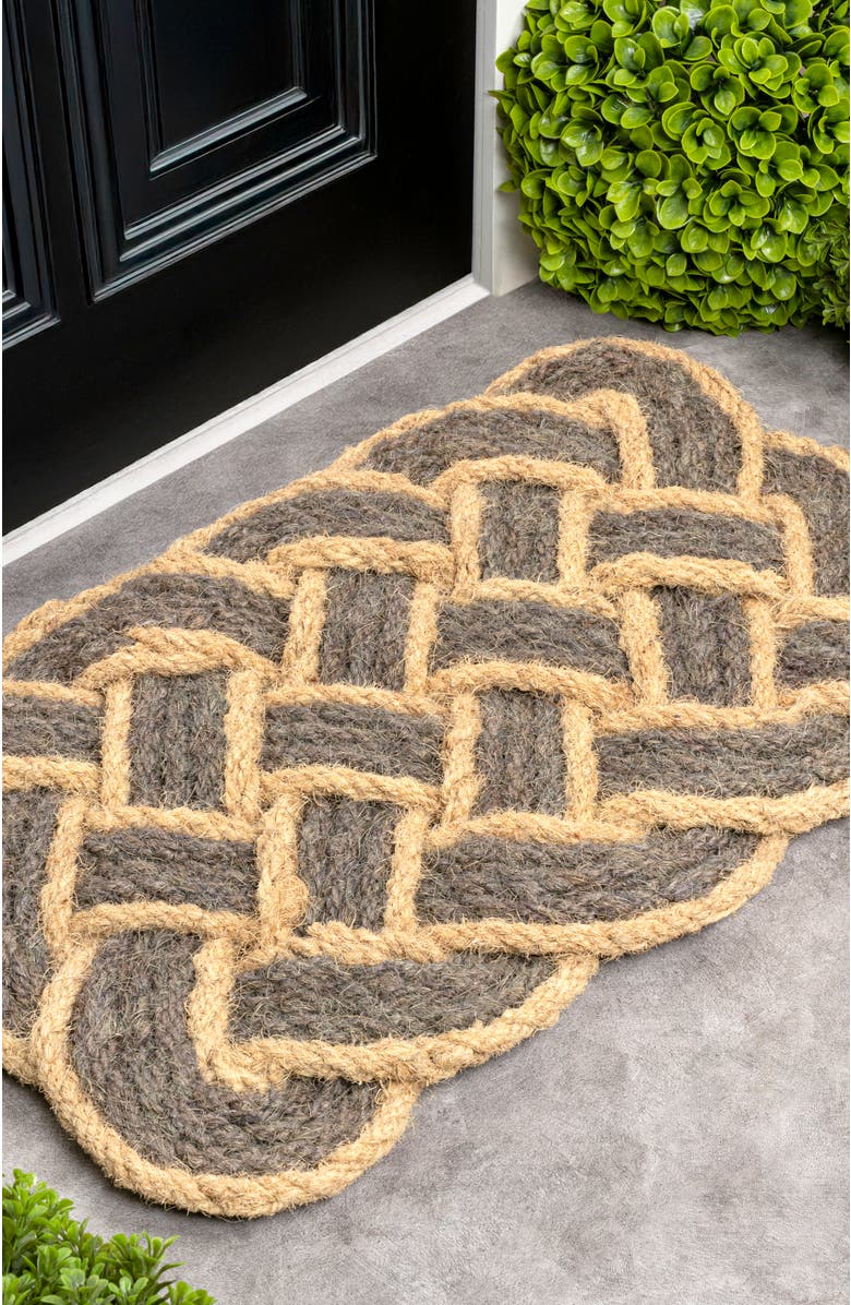 JONATHAN Y Maeve Classic Coastal Scalloped Basketweave Coir Indoor/Outdoor DoorMat, Alternate, color, Gray/Bleach