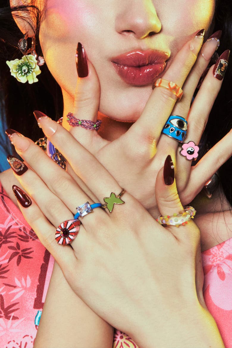 Frida Kahlo Almond Press On Nails, Alternate, color, Red
