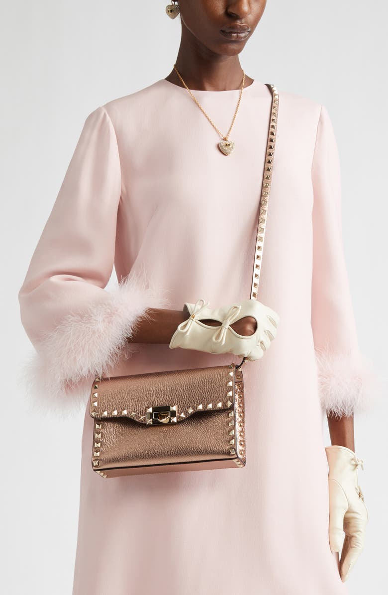 Valentino Garavani Small Rockstud Grained Metallic Leather Shoulder Bag, Alternate, color, Rose
