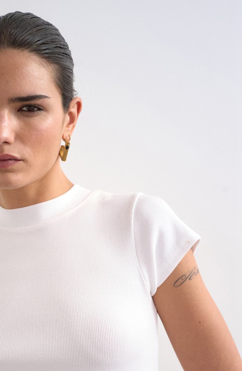 Topshop Rib Curved Hem Crop T-Shirt, Alternate, color, White