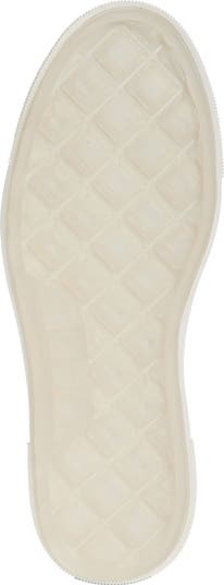 G Move Low Top Sneaker