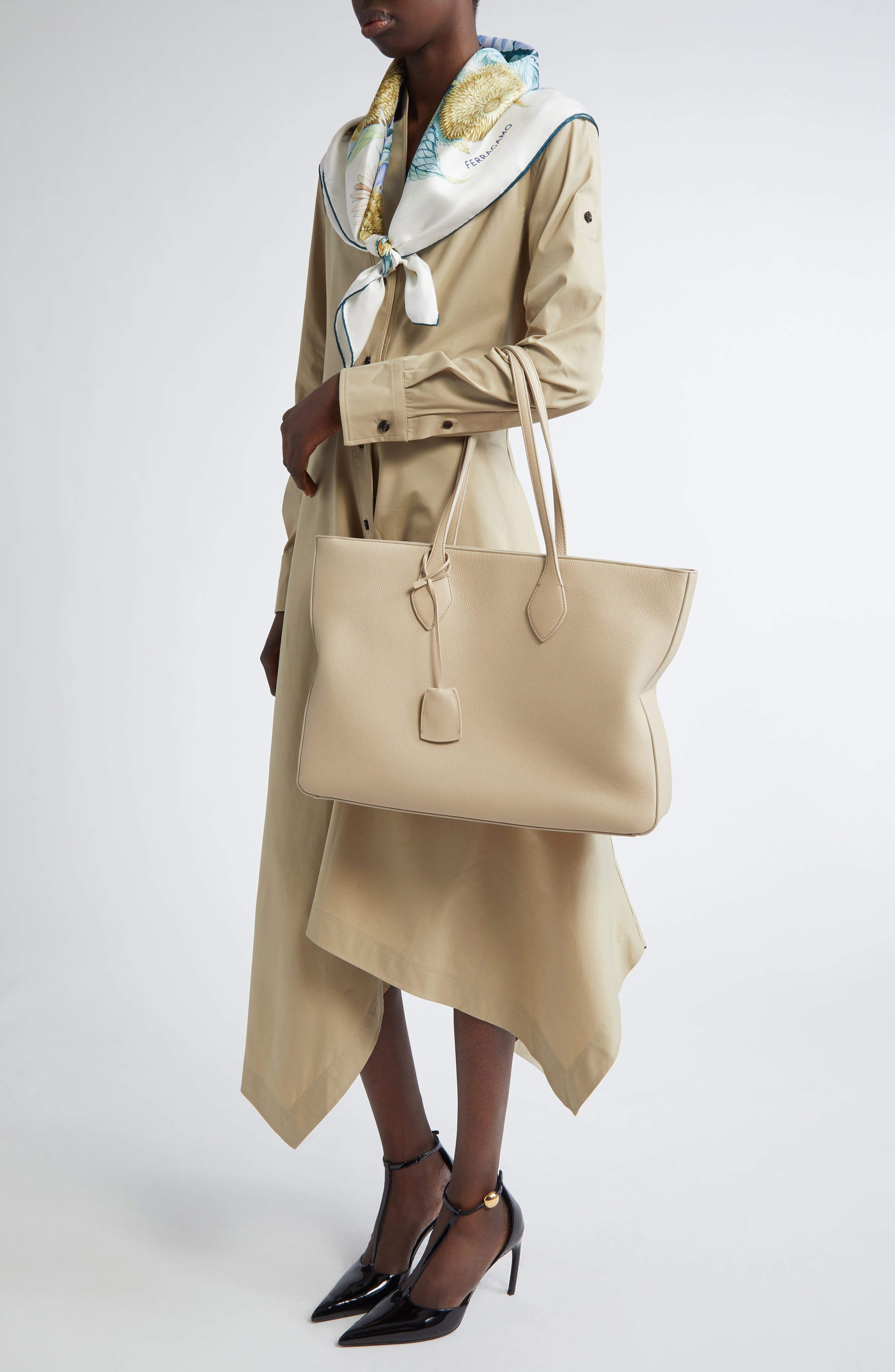 FERRAGAMO Medium Star Leather Tote, Alternate, color, 