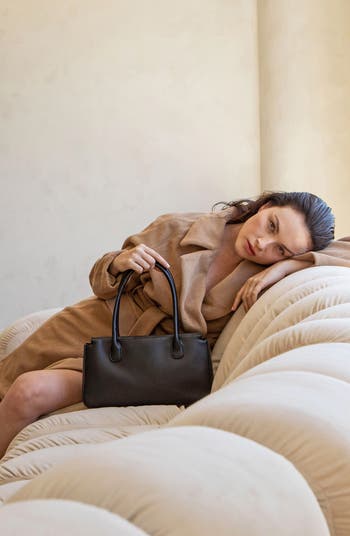Marylin East/West Shoulder Bag