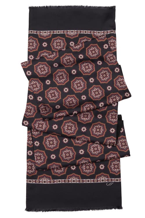 Elizabetta Jove In Black And Burgundy