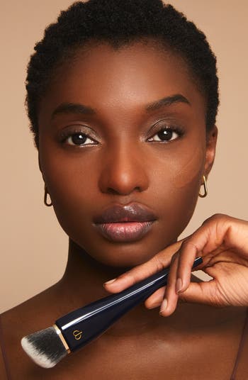 Clé de Peau Beauté Beauté Radiant Fluid Natural Foundation
