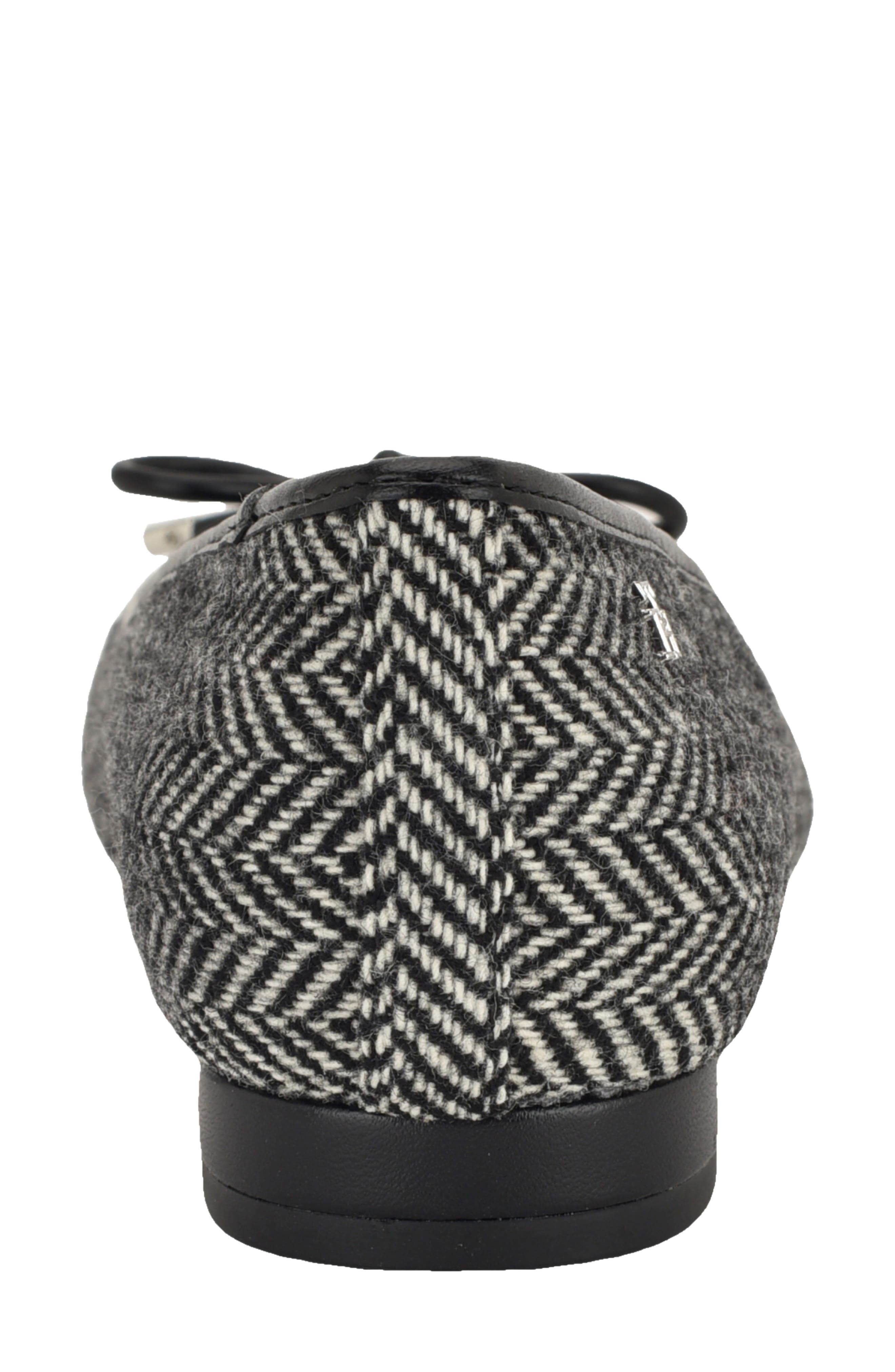 Tommy Hilfiger Kimio Pointed Toe Flat, Alternate, color, Black/ White