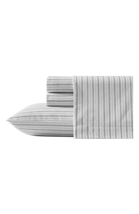 Tickling Stripe Print Flannel Sheet Set