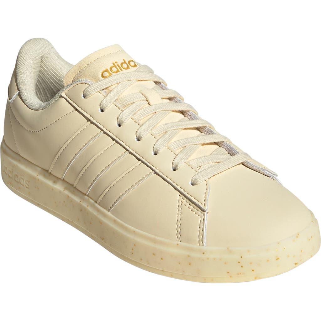 Adidas Originals Adidas Grand Court 2.0 Sneaker In Vanilla/vanilla/gold Met