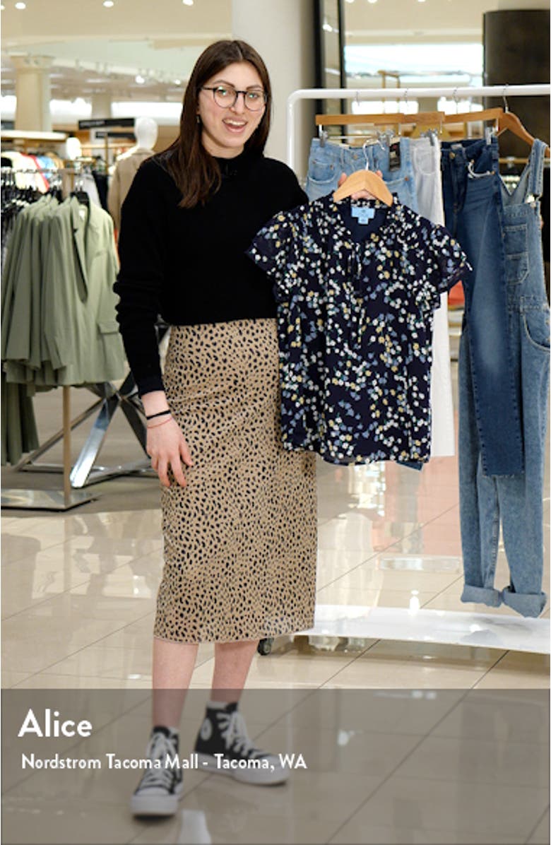 Scattered Daisies Split Neck Top, sales video thumbnail