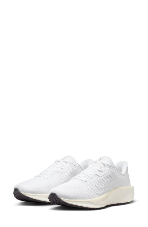 Quest 6 Running Shoe (Women)