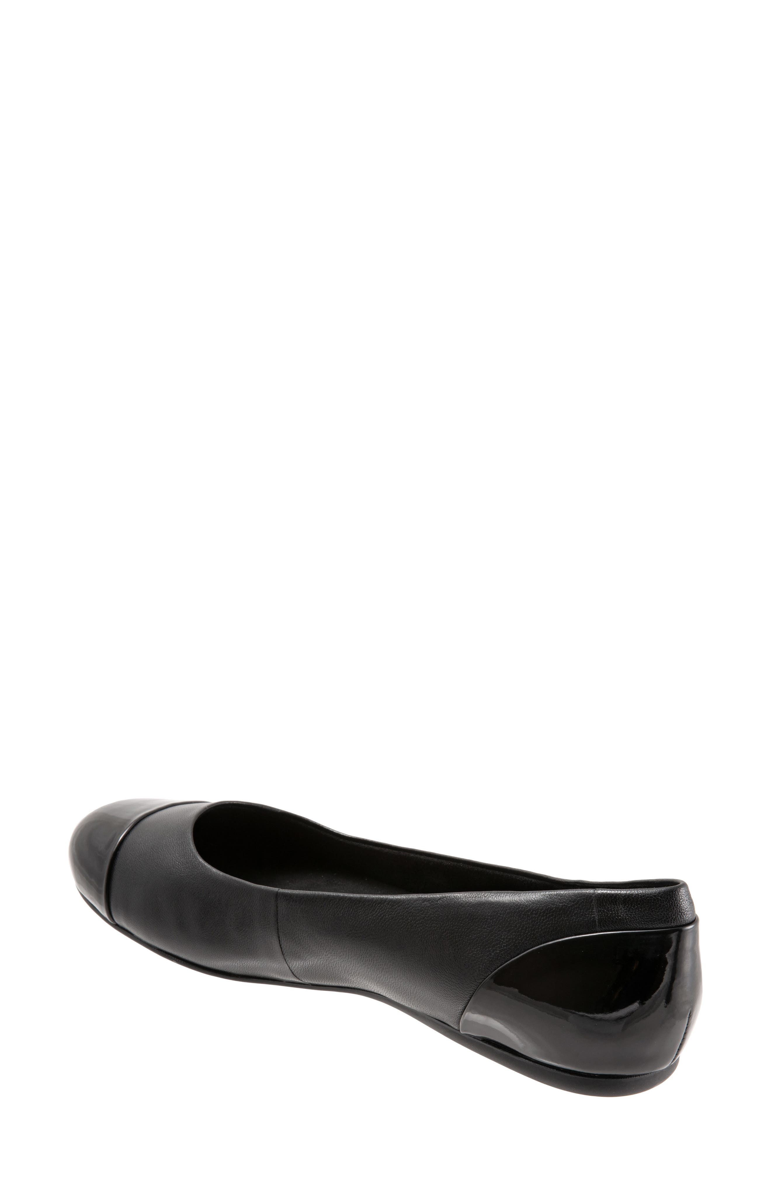 SoftWalk<sup>®</sup> Sonoma Cap Toe Flat, Alternate, color, 