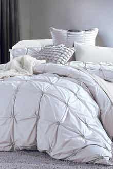 MELANGE HOME Epoque Embroidered Duvet 3-Piece Set