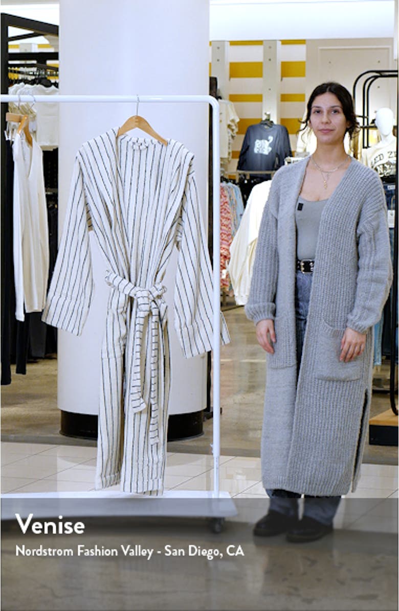 Classic Organic Cotton Bathrobe, sales video thumbnail