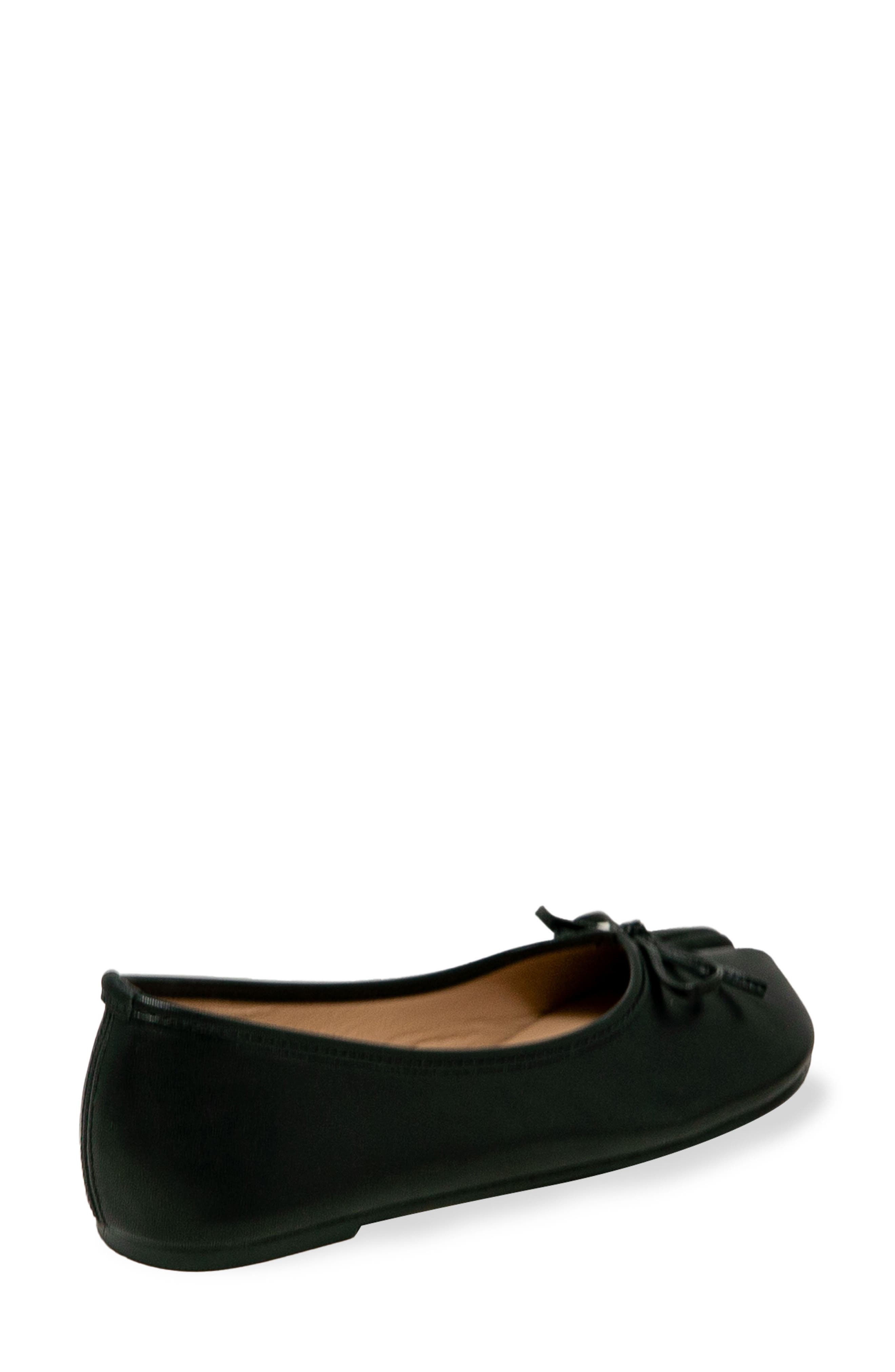 Saphira Split Toe Ballet Flat, Alternate, color, BLACK