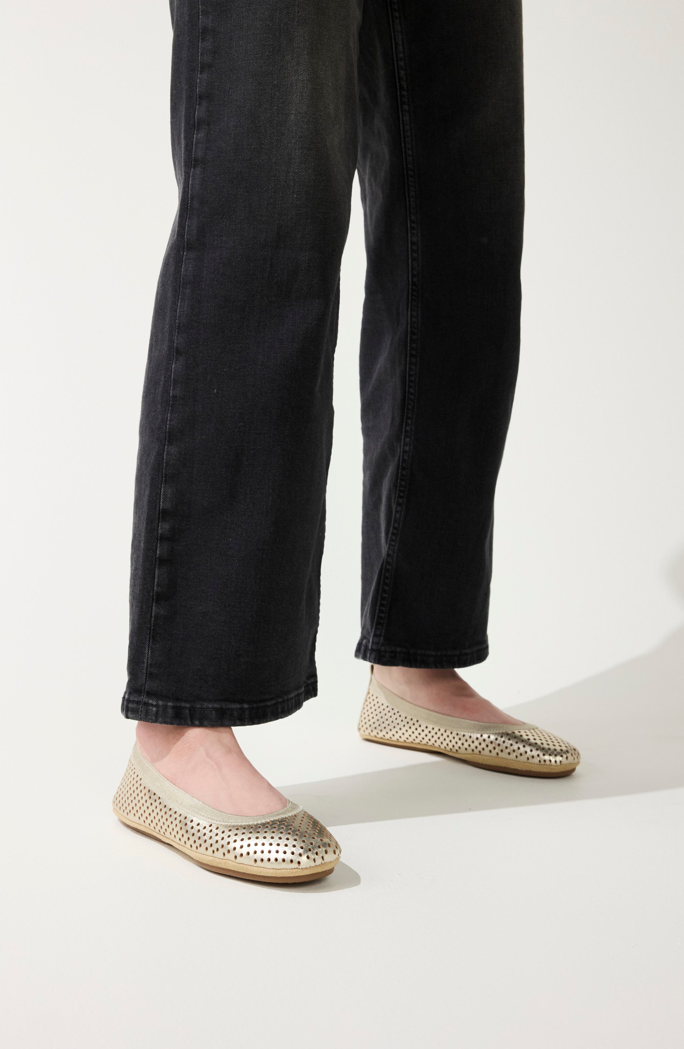 Yosi Samra Samara Foldable Ballet Flat, Alternate, color, Gold