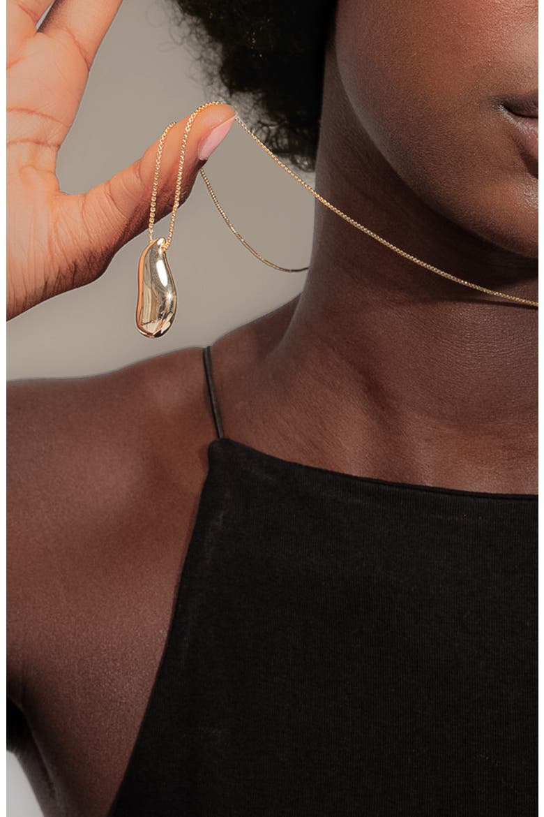 Perto Maxi Pendant Necklace in Gold, Alternate, color, Gold