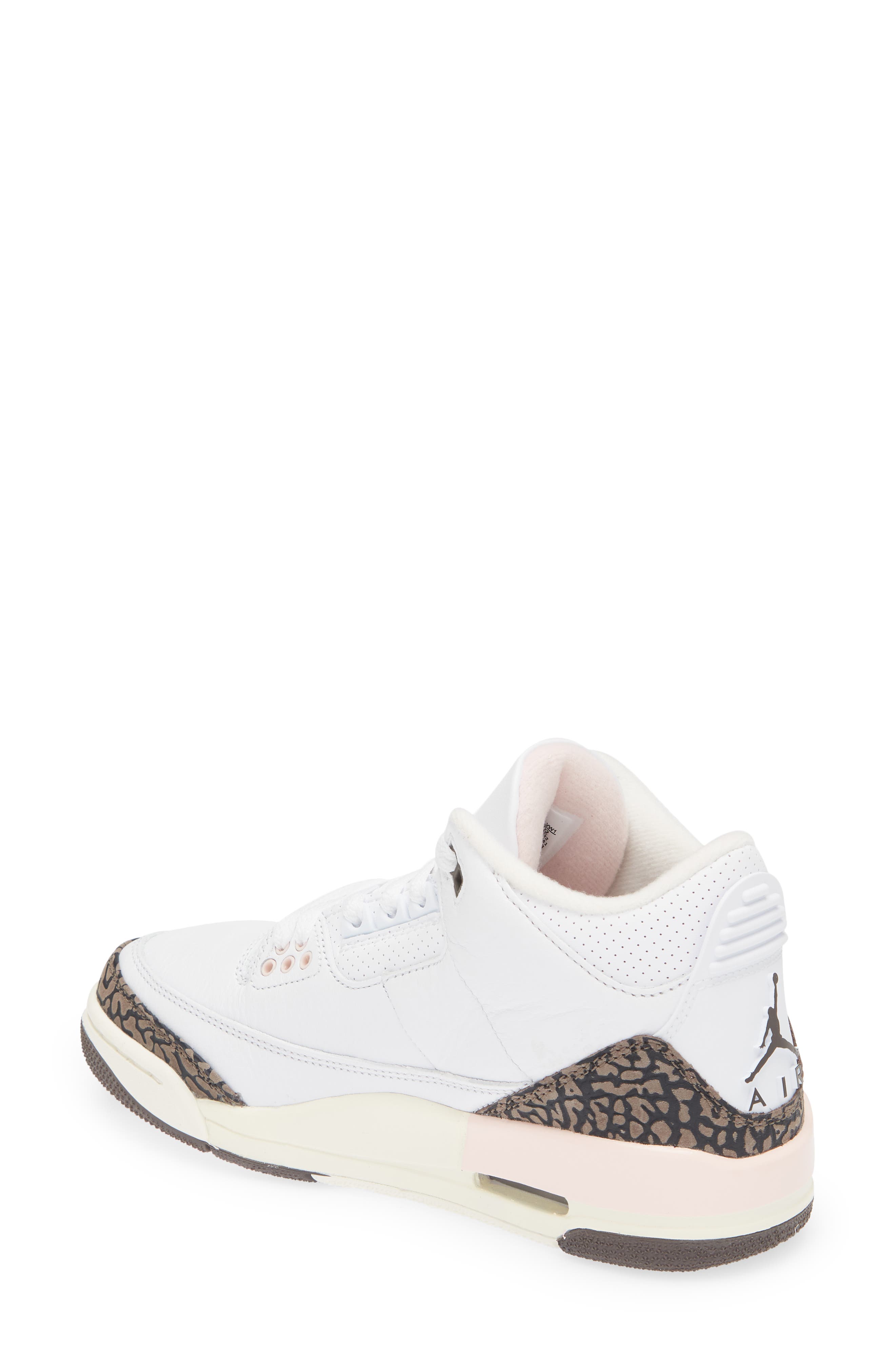 Air Jordan 3 Retro Basketball Sneaker, Alternate, color, WHITE/ DARK MOCHA/ ATMOSPHERE