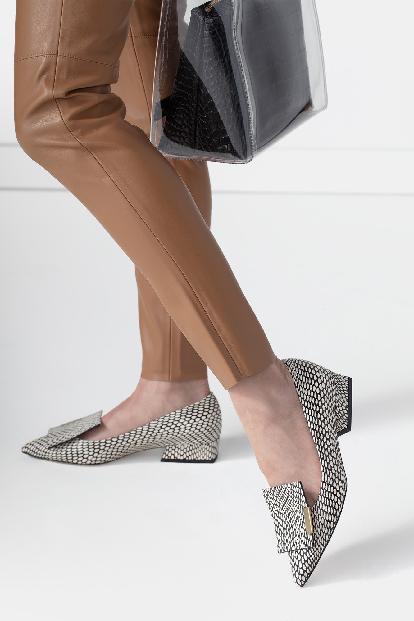 BELLS 
BECKS Allegra Pointed Toe Flat, Alternate, color, Black And White