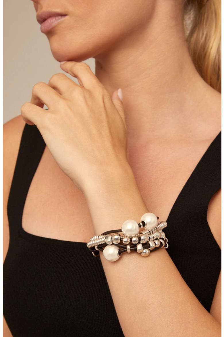 Smooth Leather Loop Bracelet, Alternate, color, Silver