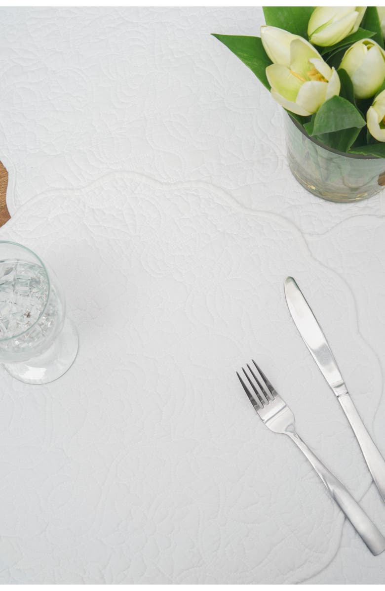 C&F Home Christiana White Reversible Machine Washable Round Scallop Quilt Placemats Set of 6, Alternate, color, White