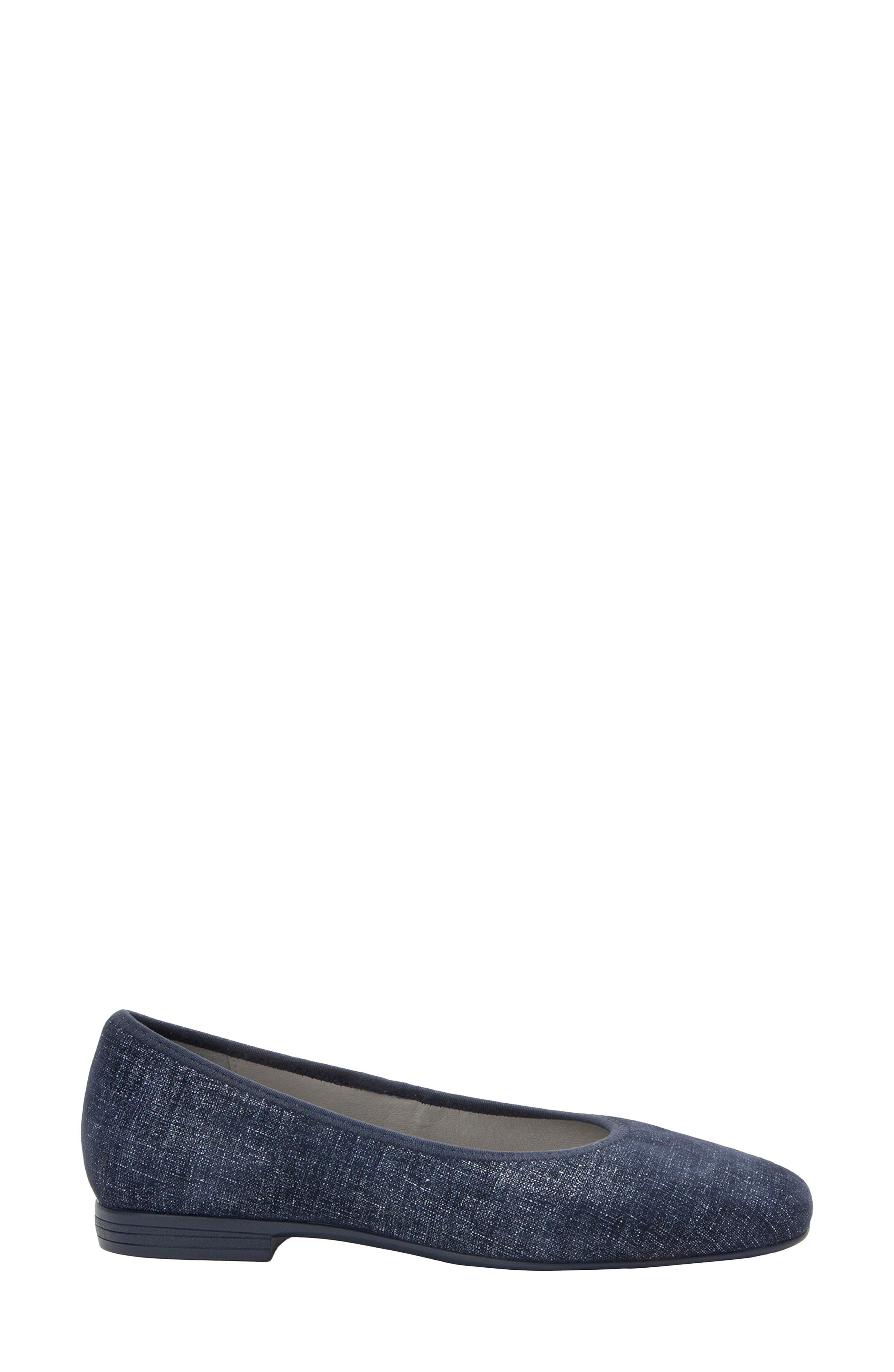 Arielle Flat, Alternate, color, TAILORED NAVY