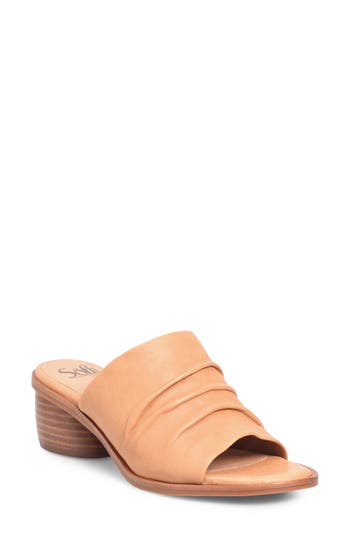 Söfft Farlan Ruched Sandal In Caramel