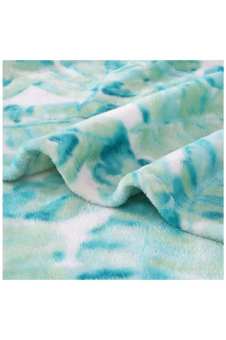 Weekend Throw Blanket, Alternate, color, BRIGHT GREEN