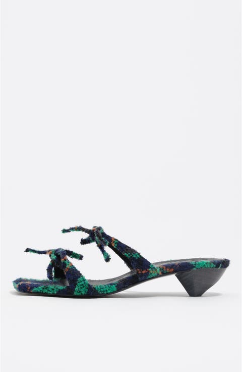 Low Heeled Sandal With Ties