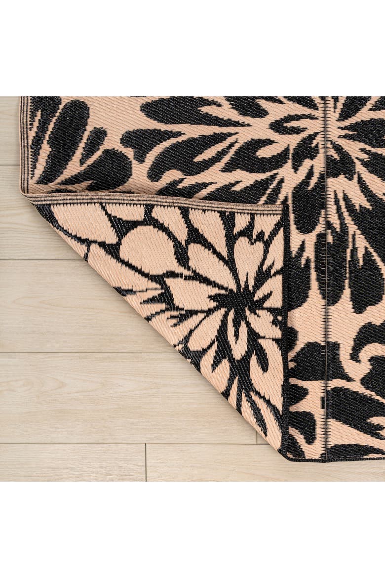 Bloom Modern Floral Foldable Waterproof Reversible Plastic Straw Outdoor Rug, Alternate, color, Black/Cream