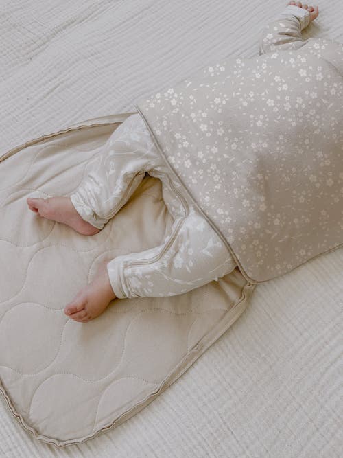 GUNAMUNA GUNAMUNA LONG SLEEVE TRANSITIONAL SWADDLE SLEEP BAG, 1.0 TOG 