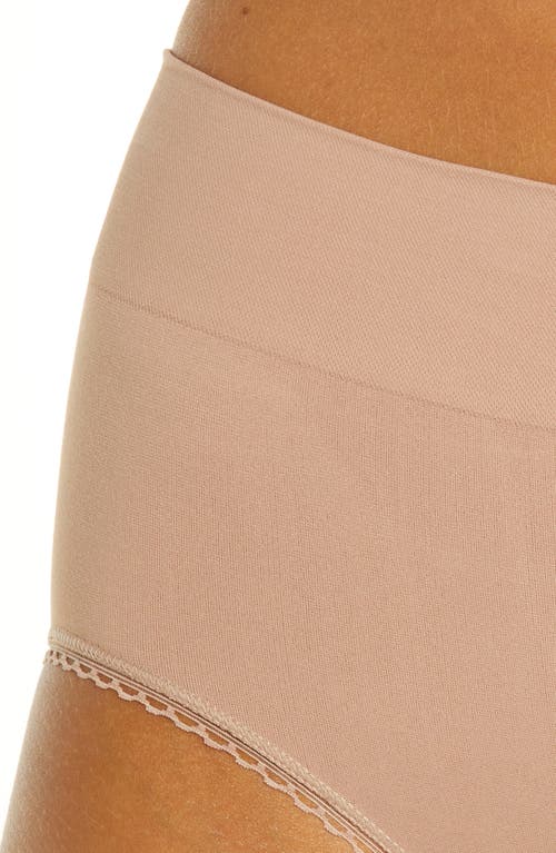 Wacoal Feeling Flexible Briefs In Brown