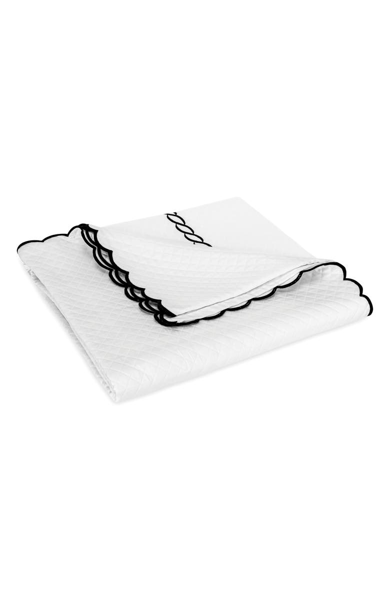 Matouk Classic Chain Scallop Matelassé Coverlet, Main, color, Black