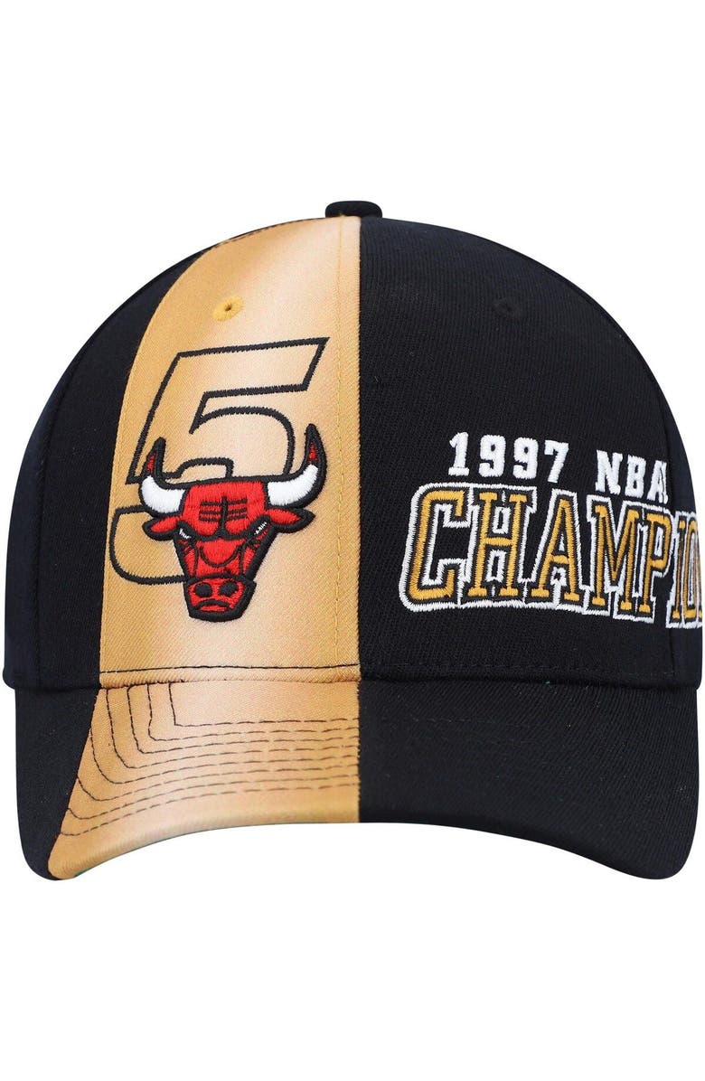 Mitchell & Ness Men's Mitchell & Ness Black Chicago Bulls Hardwood Classics 1997 NBA Champions Stretch Snapback Hat, Alternate, color,