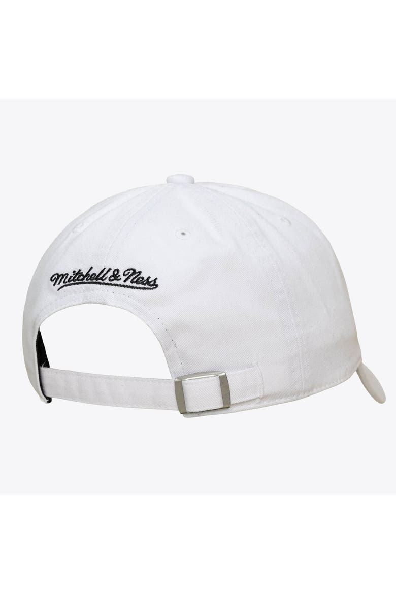 Men's Mitchell & Ness White New York Knicks Apple Bite 1904 Adjustable Dad Hat, Alternate, color, White